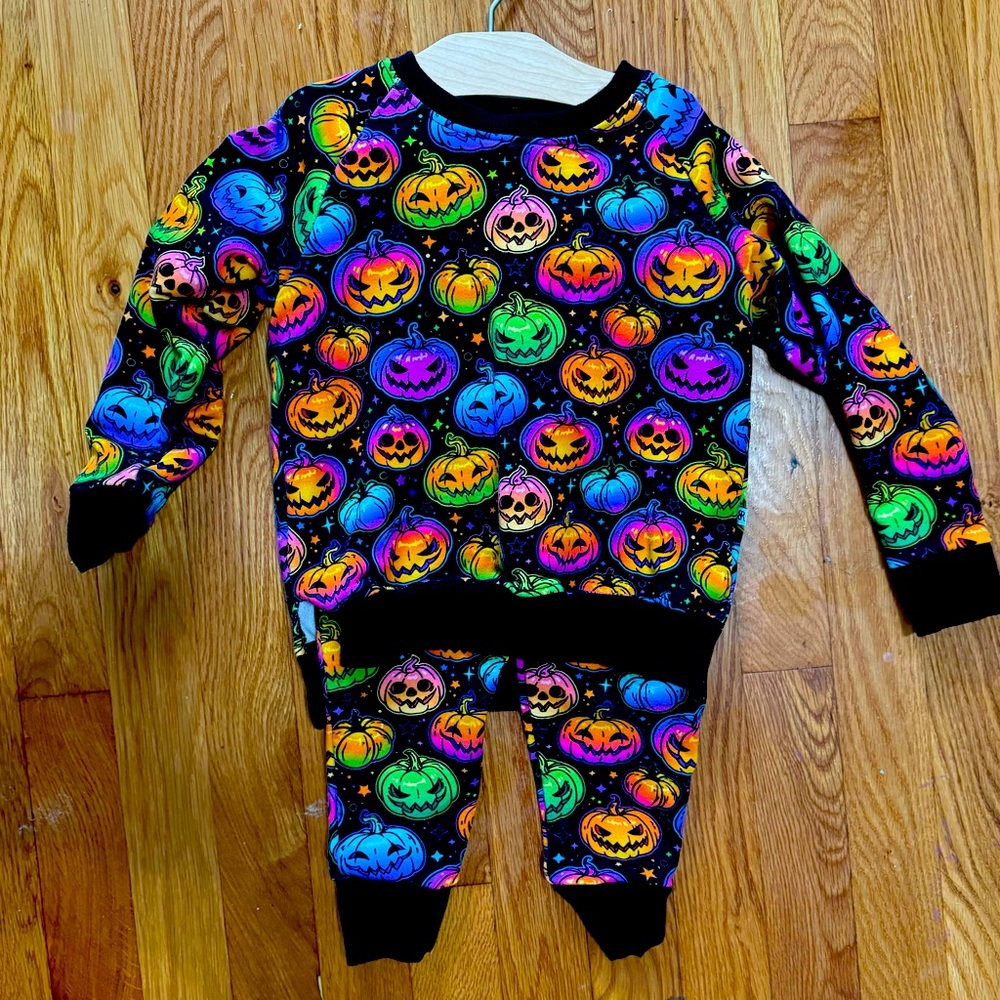 Bums & Roses Halloween Jogger Set size 2T